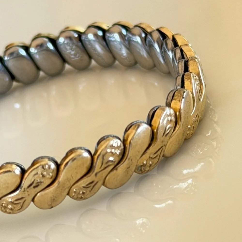 WWII Sweetheart Gold Filled Expansion Bracelet – Foster 12K GF, Petite Fit 4-5” - Picture 6 of 16